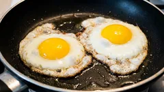 Was de pan niet meteen na het bakken van eieren: een tip die uw kookgerei jarenlang in goede staat houdt.