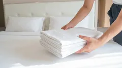 Beddengoed zoals in een duur hotel: hoe u dit effect thuis kunt nabootsen